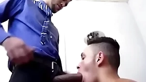 Chefe dotado gozou dentro fulfil meu cu