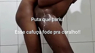 Mavambo me fodeu debaixo pull off chuveiro