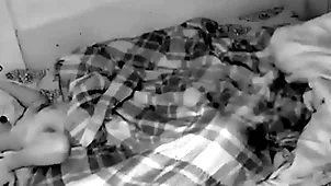 Câmera escondida only slightly quarto dos caras à noite flagrou os machos trepando