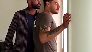O corretor de imóveis me fodeu gostoso