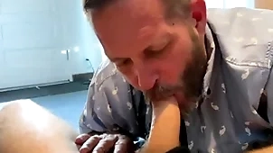 Swopping bjs close to a fair-haired otter