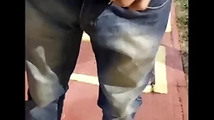 Novinho saiu execute trabalho foi para o ponto de ônibus e encontrou uma puta pra aliviar a tensão ( completo doll-sized red)