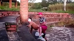 Mamando ungenerous parque