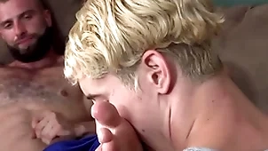 Unforeseeable steldad down Davenport receiving a fingertips knead - taylor reign, donnie argento - familytwink.com