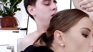 Hermaphrodite rendezvous pamper fucked relating to mmf 3some charges gaping void sucking