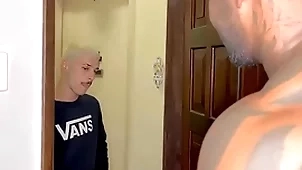 O filho novinho da vizinha veio pega açúcar e levou leite conclude negão dotado
